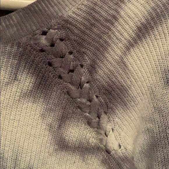 sweater - Picture 2 of 2